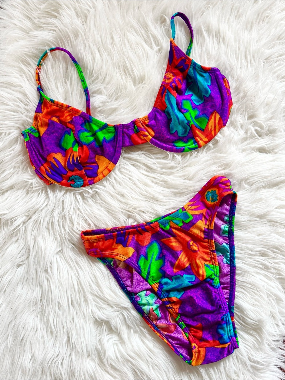 NEW VINTAGE 90s DEAD STOCK COCOS y CONCHAS vibrant floral high leg bikini S/M